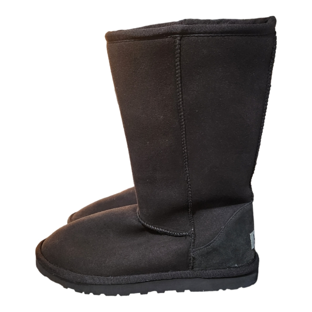 UGG Australia Women's Classic Tall Boots 7